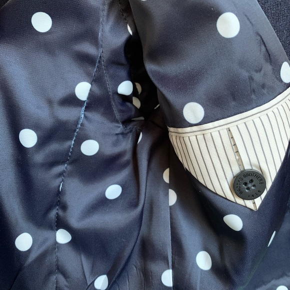 100% wool navy Brooks Brothers Blazer, dots lining - Picture 7 of 8